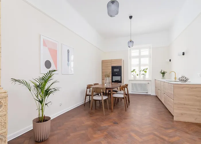 3 Bedroom Apartment - Rejtana 10